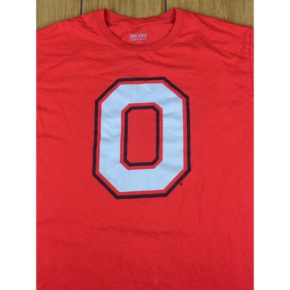Men's M Red OSU Ohio State Buckeyes T~shirt Authentic Ohio State Apparel. - Picture 2 of 16